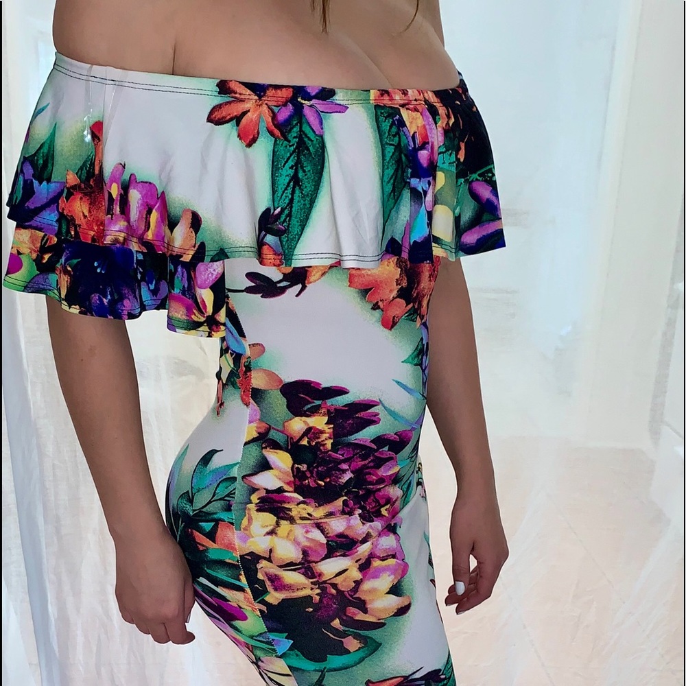Dress - Picture 2 of 4